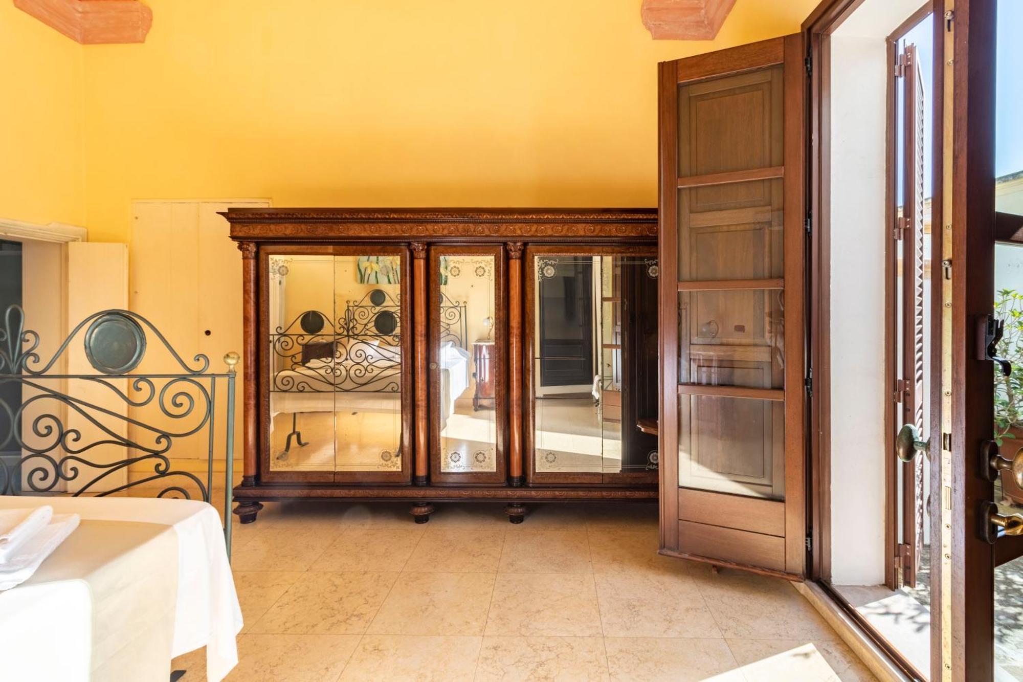 Bed and Breakfast Palazzo Insula Gallipoli Exterior foto